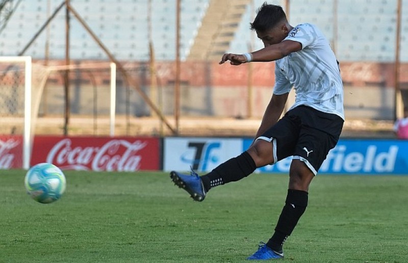 Montevideo City Torque 0-1 River Plate: Jonathan Dos Santos le dio un gran  triunfo al darsenero con un golazo - EL PAÍS Uruguay